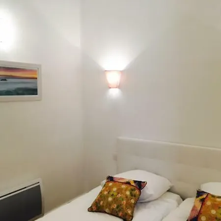 Apartment Dans Ancien Palace 2 *